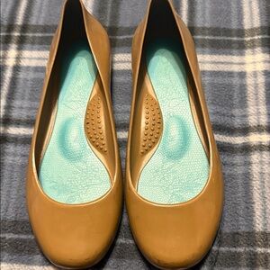 OKA b. Tan Women's Flats